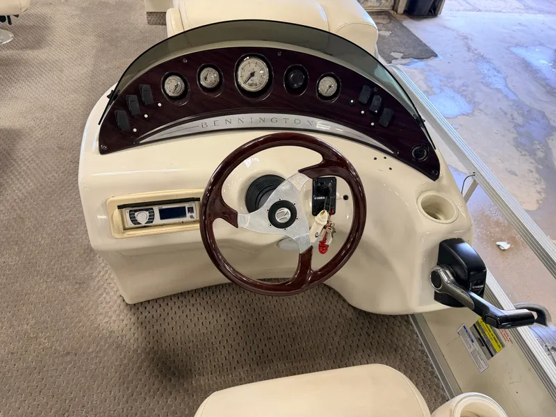 Slide: The Image of Bennington 2275 RL & 75HP Yamaha 4Stroke - $15,995 2005 - 22