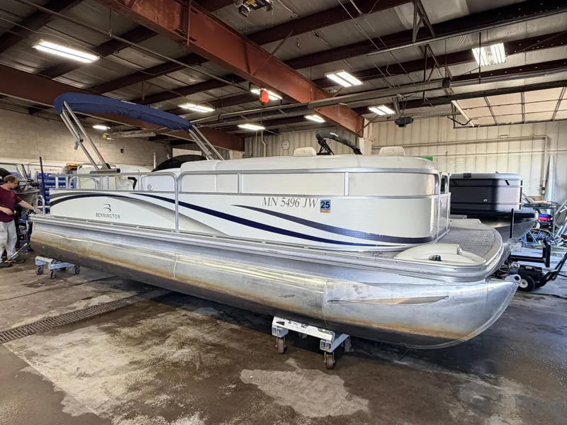 Slide: The Image of Bennington 2275 RL & 75HP Yamaha 4Stroke - $15,995 2005 - 47