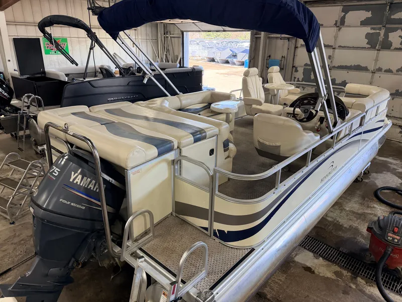 Slide: The Image of Bennington 2275 RL & 75HP Yamaha 4Stroke - $15,995 2005 - 7