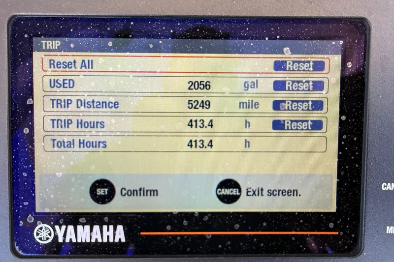 Slide: The Image of Yamaha display showing trip data for 2018 Sea Hunt Ultra 235 SE boat. - 33