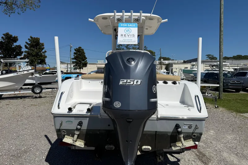 Slide: The Image of 2018 Sea Hunt Ultra 235 SE boat with Yamaha 250 engine for sale. - 6