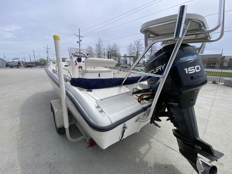 Slide: The Image of Boston Whaler 180 Dauntless 2000 - 12