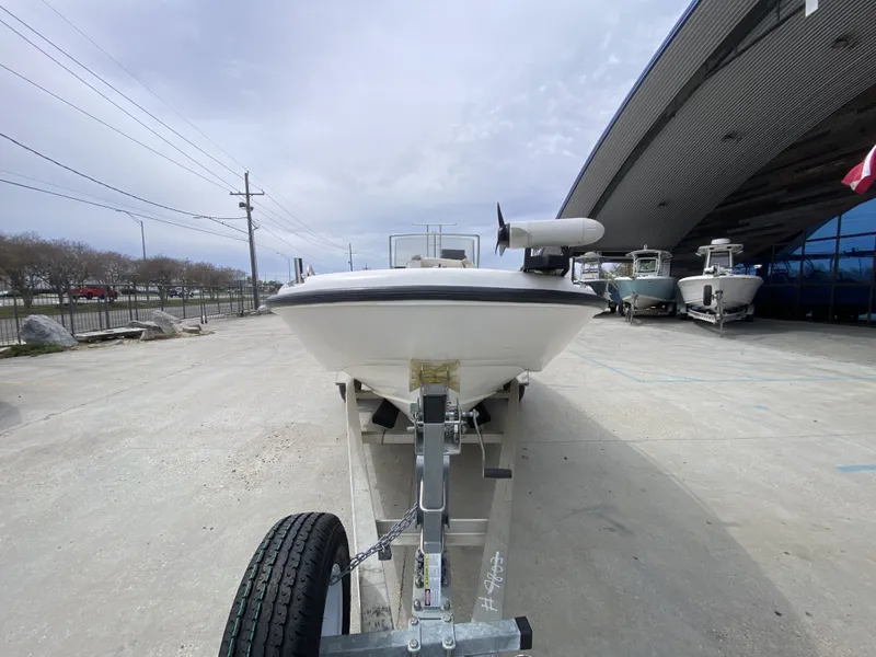 Slide: The Image of Boston Whaler 180 Dauntless 2000 - 14