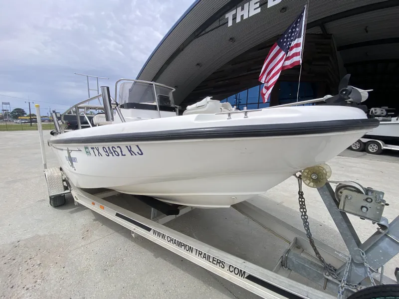 Slide: The Image of Boston Whaler 180 Dauntless 2000 - 15