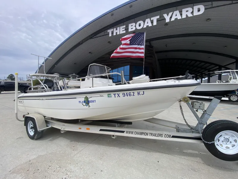 Slide: The Image of Boston Whaler 180 Dauntless 2000 - 2