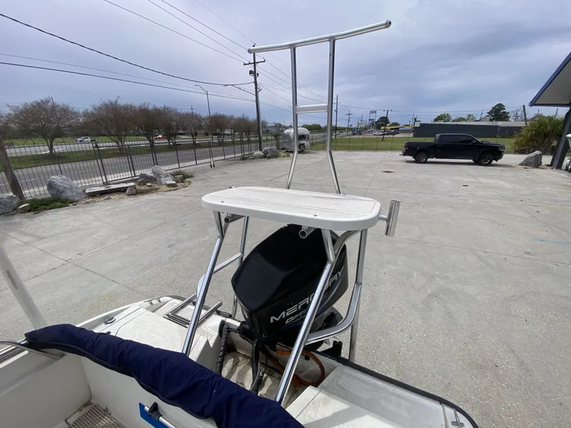 Slide: The Image of Boston Whaler 180 Dauntless 2000 - 21