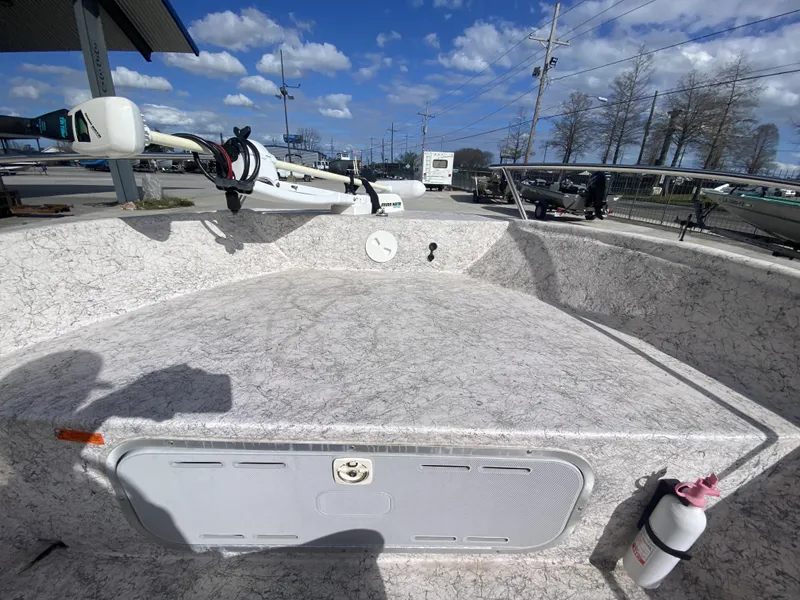 Slide: The Image of Fishmaster 17' Travis Edition 2001 - 18