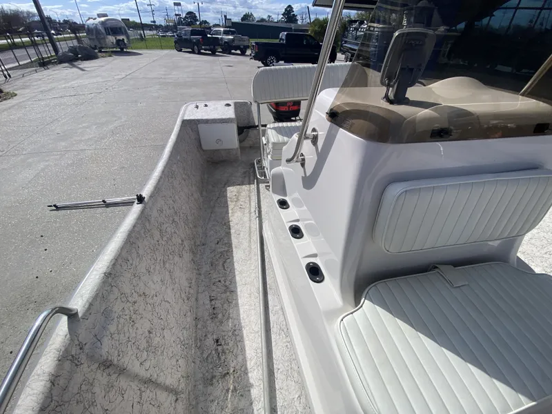 Slide: The Image of Fishmaster 17' Travis Edition 2001 - 19