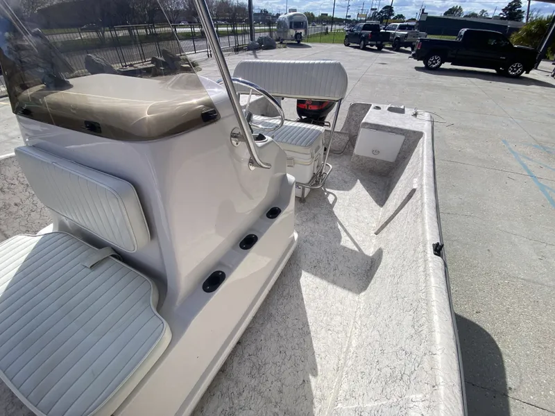 Slide: The Image of Fishmaster 17' Travis Edition 2001 - 7