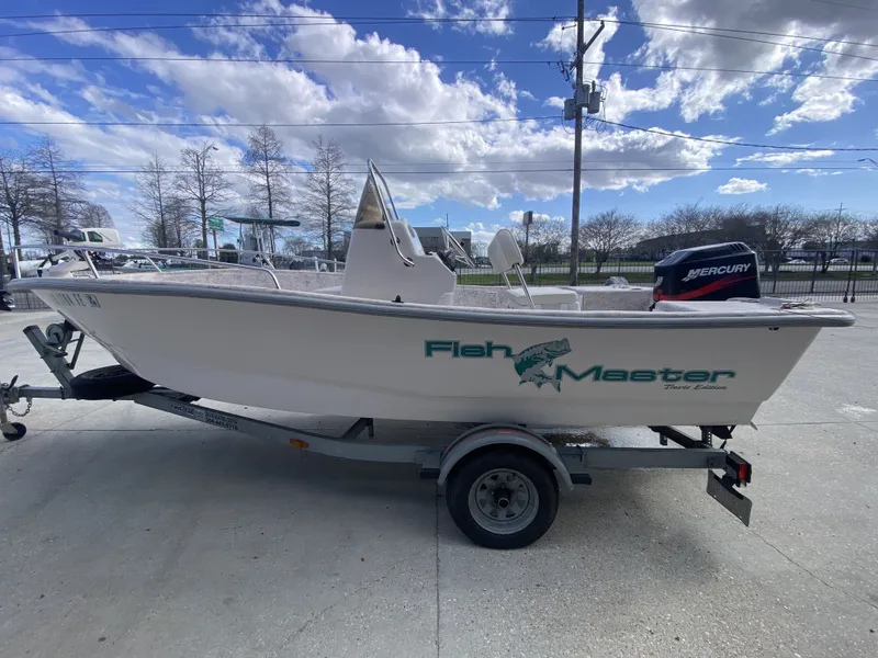 Slide: The Image of Fishmaster 17' Travis Edition 2001 - 9