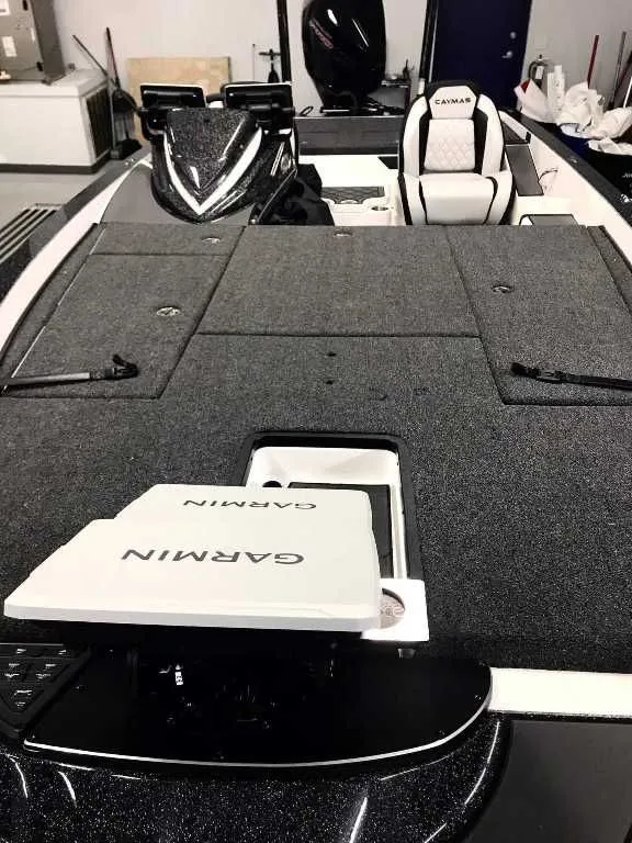 Slide: The Image of Caymas CX 20 PRO 2025 - 3