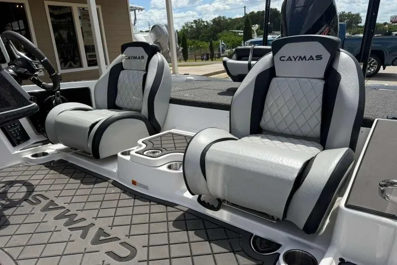 Slide: The Image of 2025 Caymas CX 20 PRO boat interior with luxurious seating and modern design. - 49