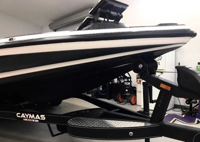 Slide: The Image of Caymas CX 20 PRO 2025 - 5