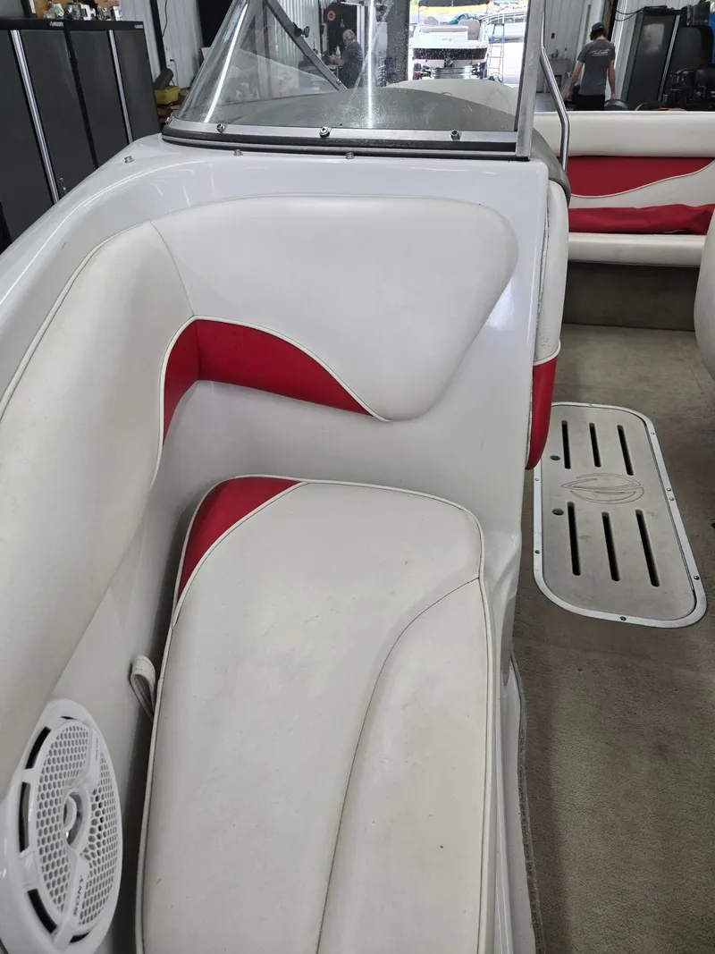 Slide: The Image of Crownline Boats 180 BR 2003 - 11