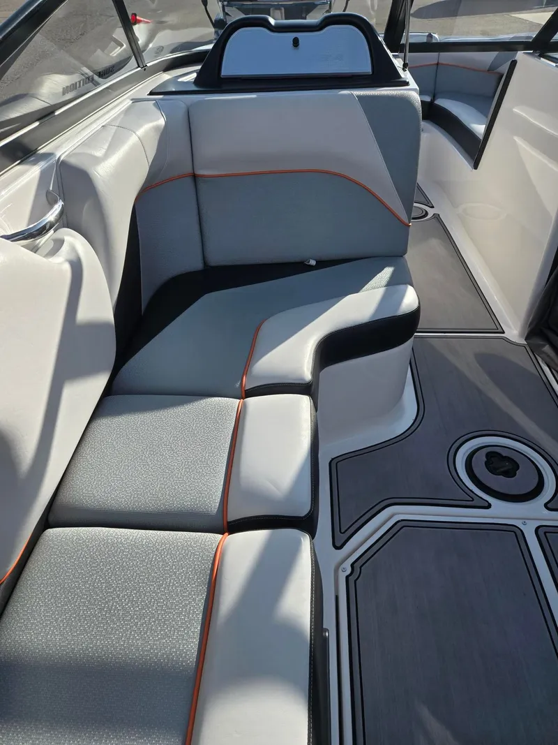 Slide: The Image of Moomba Mojo 2017 - 11