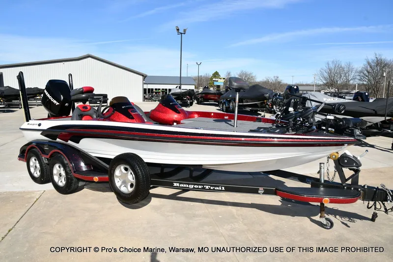 The Image of 2005 Ranger Z20 Dual Console boat on trailer, side view. - 1