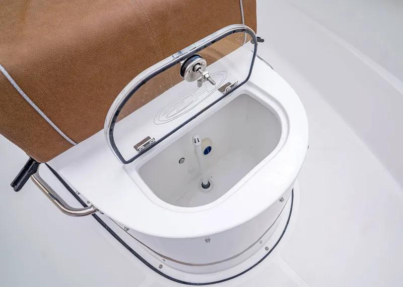 Slide: The Image of Sea Hunt ULTRA 305 CB 2026 - 26