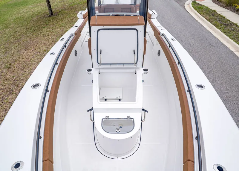 Slide: The Image of Sea Hunt Ultra 305 Coffin Box 2026 - 25