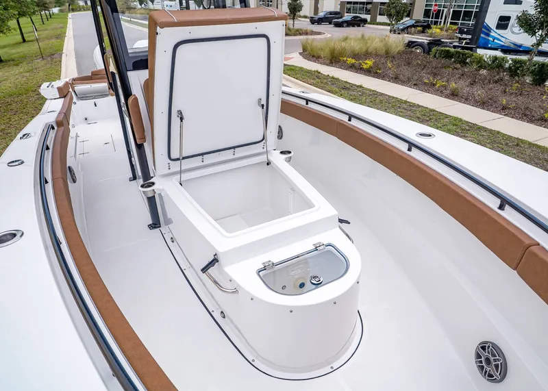Slide: The Image of Sea Hunt Ultra 305 Coffin Box 2026 - 27