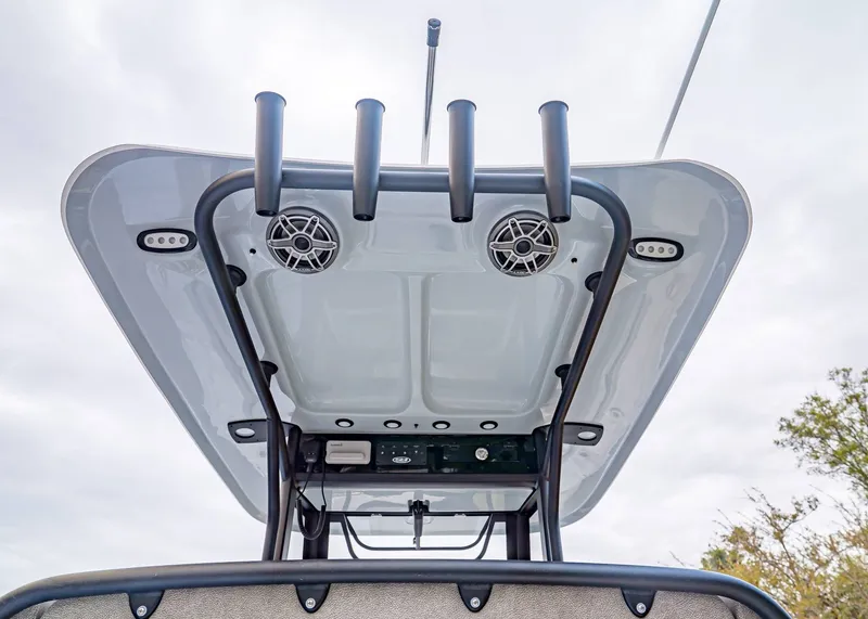 Slide: The Image of Sea Hunt Ultra 265 SE 2026 - 13