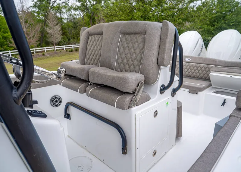 Slide: The Image of Sea Hunt Ultra 265 SE 2026 - 18