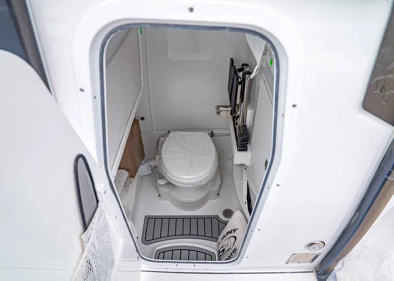 Slide: The Image of Sea Hunt Ultra 265 SE 2026 - 19