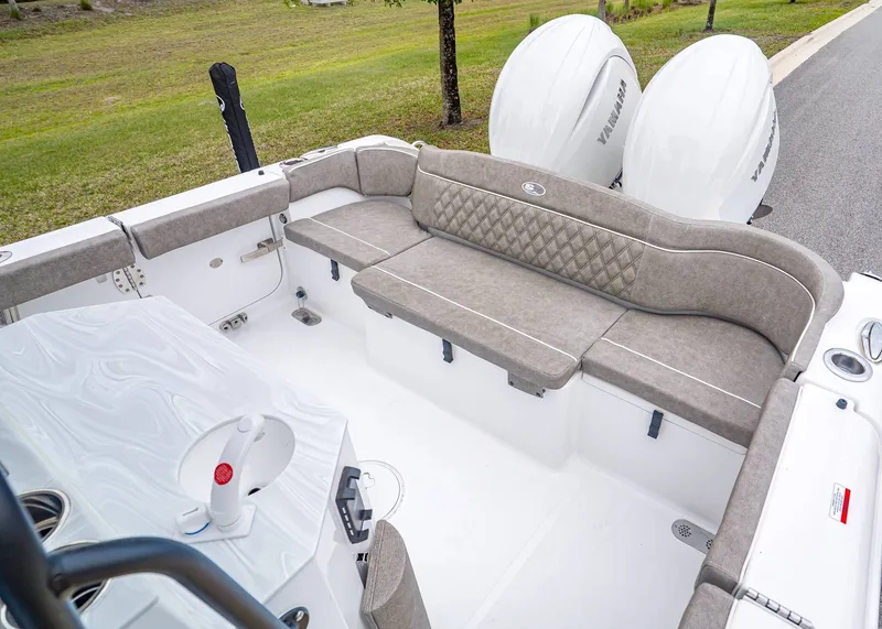 Slide: The Image of Sea Hunt Ultra 265 SE 2026 - 7