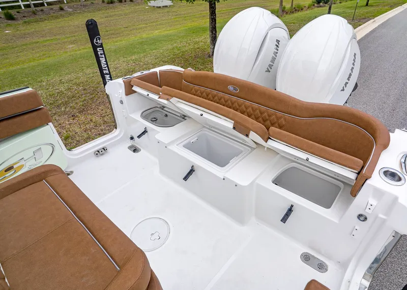 Slide: The Image of Sea Hunt Ultra 265 SE 2026 - 10