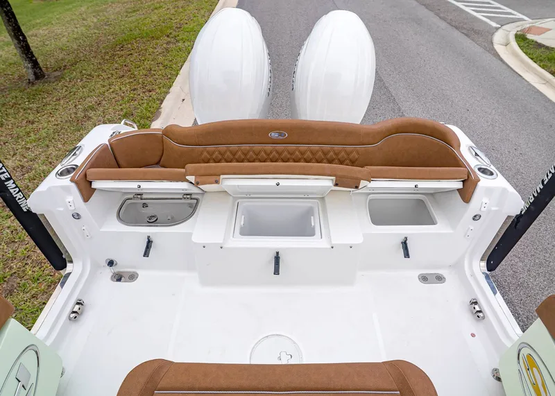 Slide: The Image of Sea Hunt Ultra 265 SE 2026 - 11