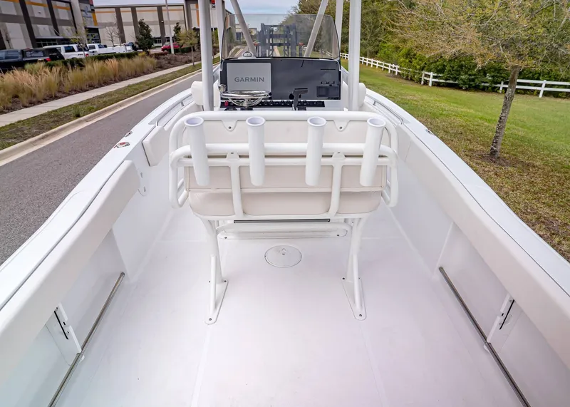 Slide: The Image of Sea Hunt Ultra 229 2026 - 11