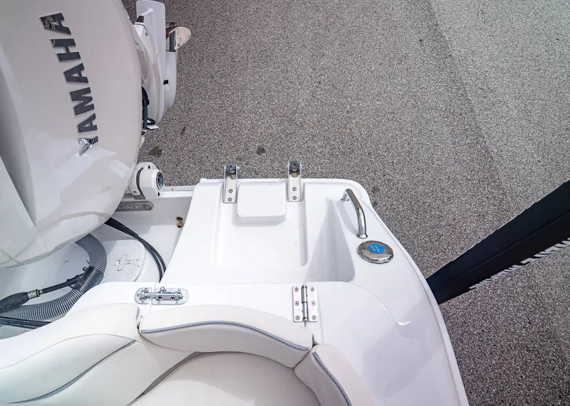 Slide: The Image of Sea Hunt Ultra 229 2026 - 5