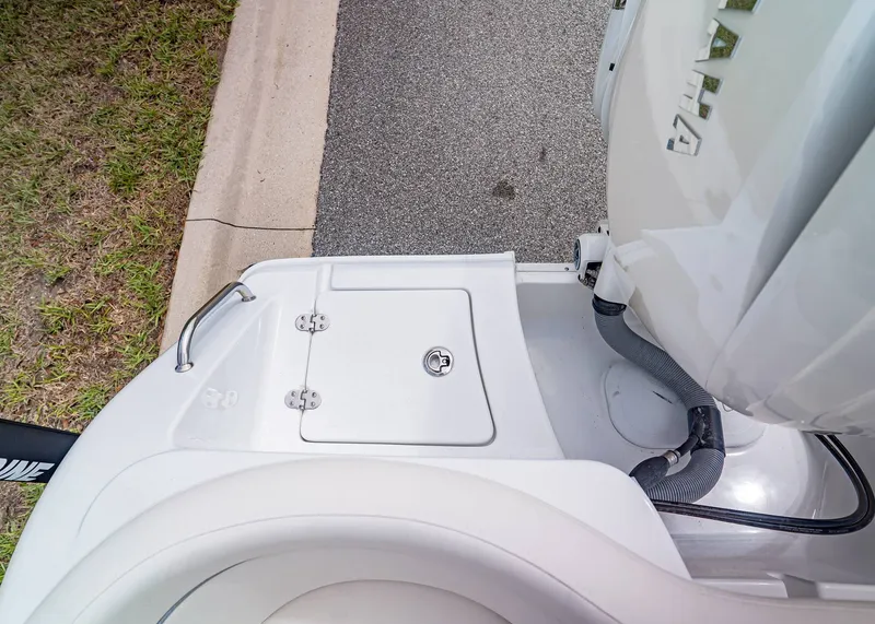 Slide: The Image of Sea Hunt Ultra 229 2026 - 6