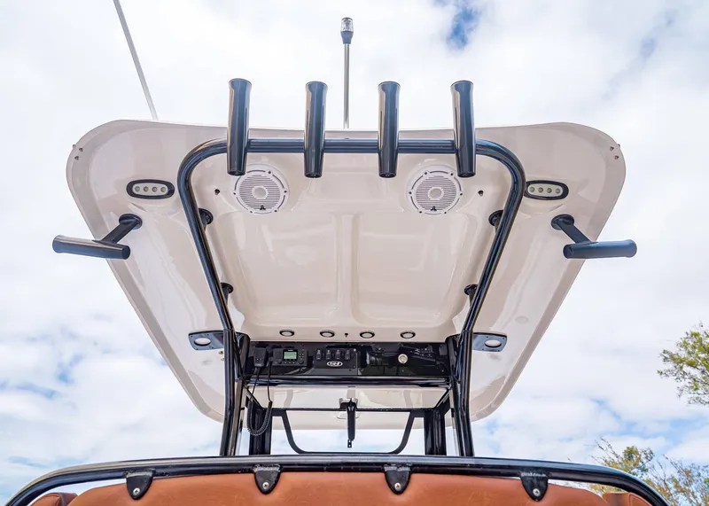 Slide: The Image of Sea Hunt Ultra 265 SE 2024 - 9