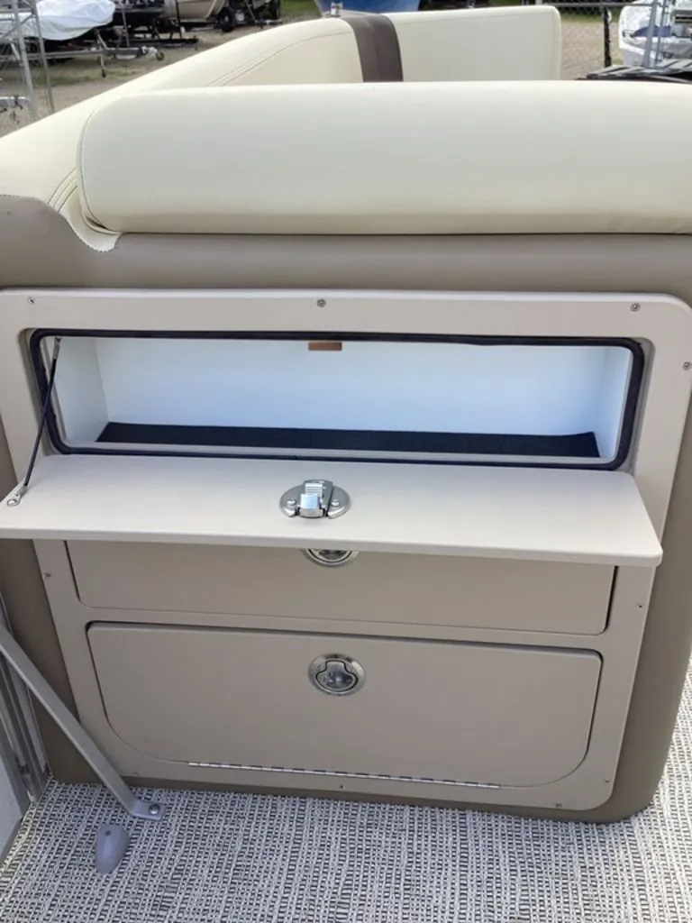 Slide: The Image of SunCatcher Select 22RF 2026 - 25