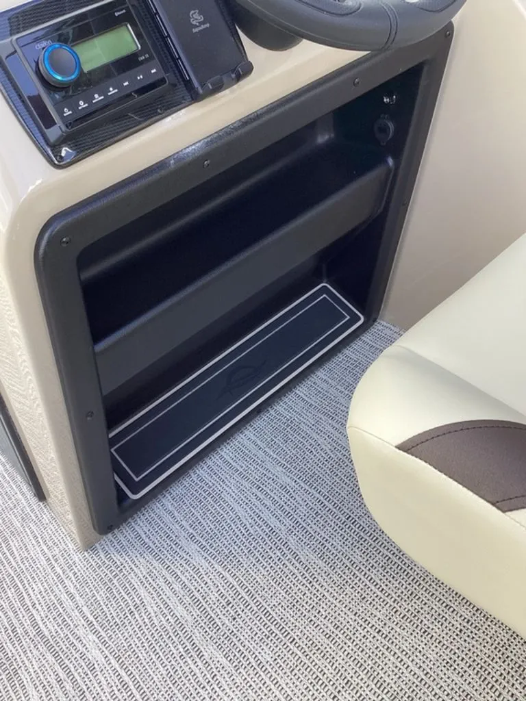 Slide: The Image of SunCatcher Select 22RF 2026 - 34