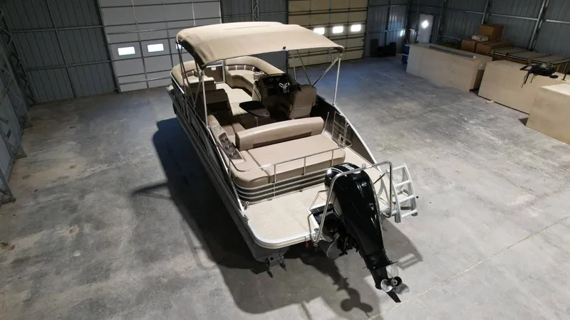 Slide: The Image of 2019 Bennington SXP SERIES 23SS pontoon boat in warehouse. - 14