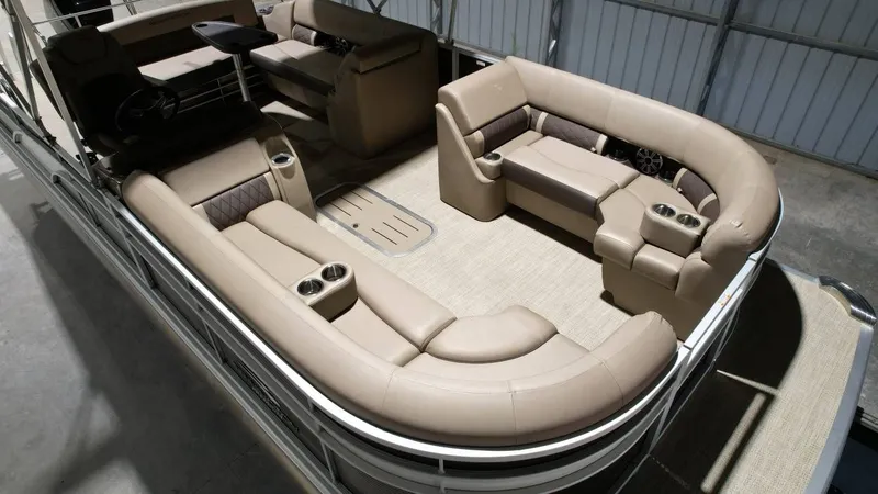 Slide: The Image of Interior of a 2019 Bennington SXP SERIES 23SS pontoon boat. - 25