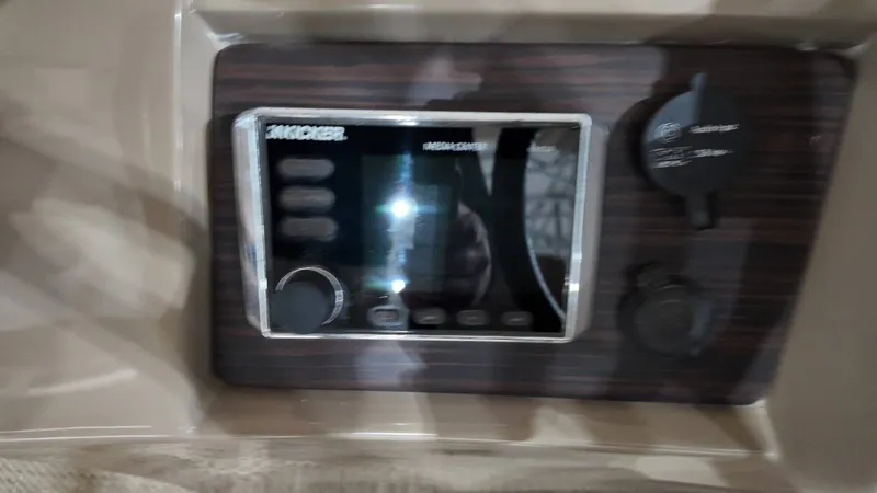 Slide: The Image of Kicker audio system in Bennington SXP SERIES 23SS, year 2019. - 41