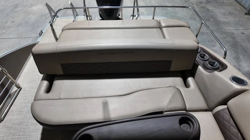 Slide: The Image of Bennington SXP SERIES 23SS 2019 - 52