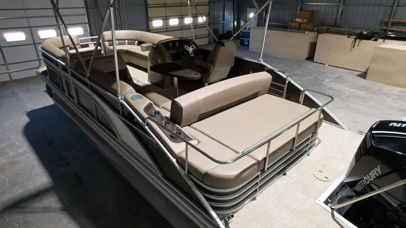 Slide: The Image of Bennington SXP SERIES 23SS 2019 - 54