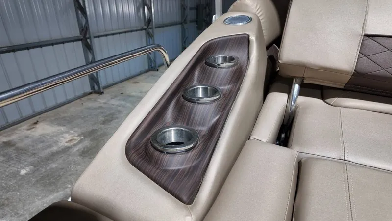 Slide: The Image of Bennington SXP SERIES 23SS 2019 - 55