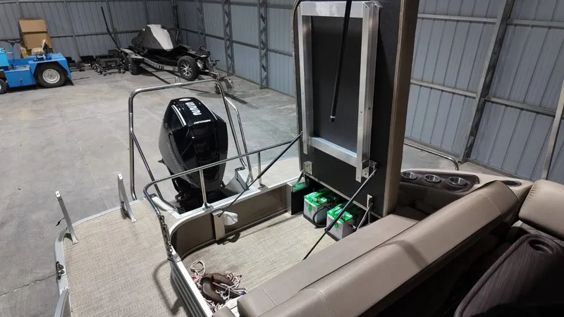 Slide: The Image of Bennington SXP SERIES 23SS 2019 - 59