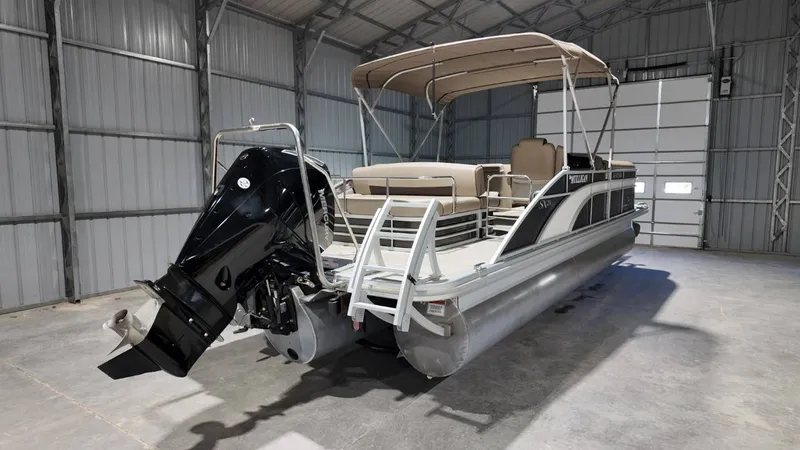 Slide: The Image of 2019 Bennington SXP SERIES 23SS pontoon boat in warehouse. - 7