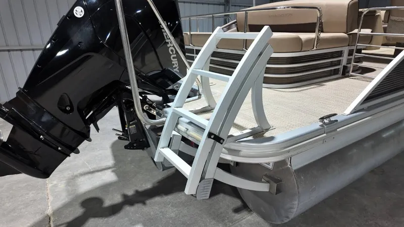 Slide: The Image of 2019 Bennington SXP SERIES 23SS pontoon boat with Mercury engine. - 8