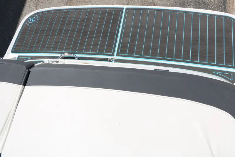 Slide: The Image of 2022 Bayliner VR5 boat with sleek deck design. - 39