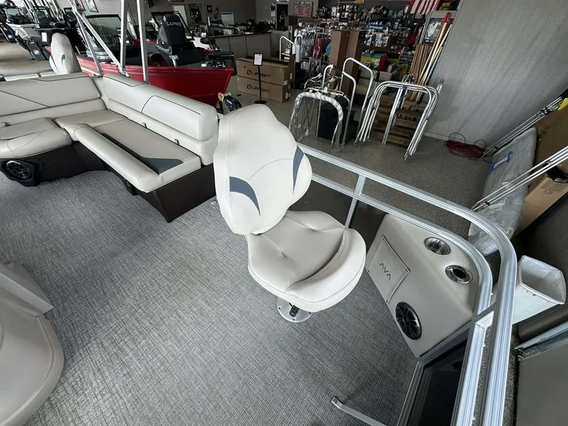 Slide: The Image of Avalon Venture Rear Fish 19 FT 2026 - 4