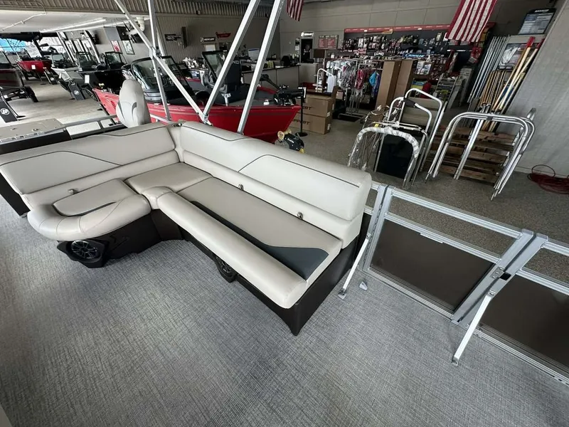 Slide: The Image of Avalon Venture Rear Fish 19 FT 2026 - 7