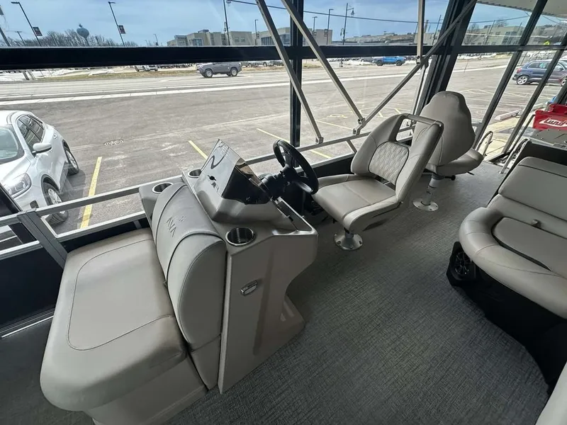 Slide: The Image of Avalon Venture Rear Fish 19 FT 2026 - 8