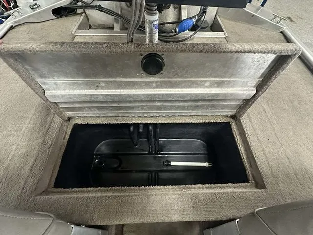 Slide: The Image of Tracker Pro Team 165 2001 - 14