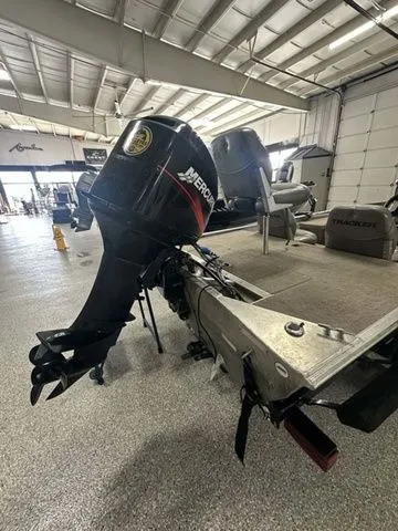 Slide: The Image of Tracker Pro Team 165 2001 - 15